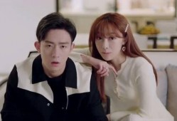 情侣吃瓜段子视频,情侣吃瓜段子视频，笑料连连甜蜜升级