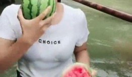 野生萌妹吃瓜,野生萌妹的瓜田奇遇记