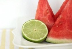 夏天吃瓜情侣头像,情侣头像里的夏日风情