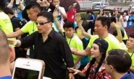 围观看客吃瓜群众,揭秘网络围观现象背后的心理与社会效应