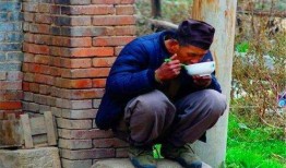 农村老娘们吃瓜事件,揭秘乡村生活百态