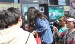 吃瓜群众看路人吃瓜,揭秘路人吃瓜背后的故事