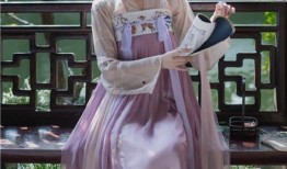 汉服吃瓜少女写真,吃瓜少女的古典韵味写真集