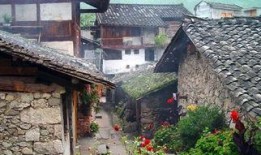 磨西古镇吃瓜,瓜果飘香，品味田园生活