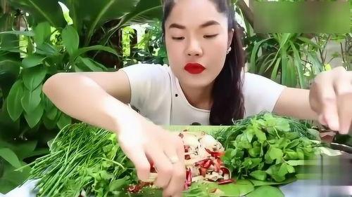 泰国模特吃瓜,吃瓜瞬间成焦点