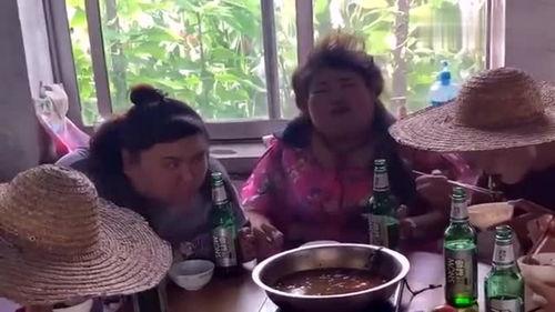农村老娘们吃瓜事件,揭秘乡村生活百态